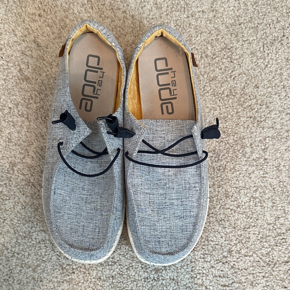 Hey Dude women’s Casual Slip-Ons bluish white with navy blue laces